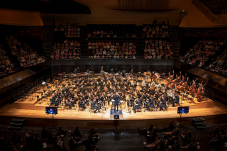 🎶 Un été de créations musicales et de belles rencontres à venir !
Très heureux de partager avec vous ces rendez-vous artistiques à ne pas manquer 👇✨
📅 1er juillet – Sens, Théâtre municipal
🎵 création SEQUENTIA – pour Quintette à vent
🎶 KLARTHE QUINTET
📍 Festival Les Sensationnelles
📅 Semaine du 6 au 11 juillet – Orléans
🎵 DEPUIS L’AUBE – Pour orchestre
🎶 Académie Orchestre OHRC, direction Gildas Harnois
📅 25 juillet – Château de Chouvigny
🎵 création LE TAMBOUR DE ROMAIN – Quatuor à cordes
🎶 QUATUOR KOBALT
📍 Festival Terres Vibrantes
📅 31 juillet – Collioure, Église Notre-Dame-des-Anges
🎵 SEQUENTIA – pour Quintette à vent
🎶 KLARTHE QUINTET
📍 Festival de Prades
📅 18 août – Les Musicales de la Sélune
🎵 création SOUFFLES DE NATURE – Ténor, quintette à vent & piano
🎶 Cyrille DUBOIS, ARTECOMBO, Michaël ERTZCHEID
📅 20 septembre – Abbaye Royale de Bourgueil
🎵 création OCTONAIRES SUR LA VANITÉ ET L’INCONSTANCE DU MONDE – Ensemble vocal a cappella
🎶 ENSEMBLE CORUSCANT
🙏 Un immense merci aux interprètes pour leur engagement et leur talent 💫
#créationmusicale #musiquecontemporaine #compositeur #festivalmusique #musiquedechambre #orchestre
#Sequences #DepuislAube #TambourDeRomain #SoufflesDeNature
#KOBALT #ARTECOMBO #CORUSCANT #KLARTHE
#terresvibrantes #festivalprades #lesmusicalesdelasélune #oliviercalmel